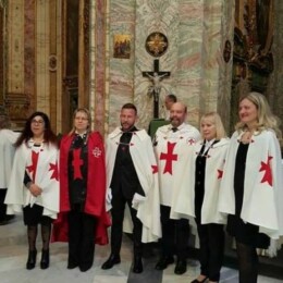 ROMA 26.02.2017 - CHIESA DELLA " TRINITA'" ELEVAZIONE A: " DAMA E CAVALIERI TEMPLARI FEDERICIANI" LA DUCHESSA "MARIA ASSUNTA dé FRASSINE" (CON LE SUE CONSORELLE E I SUOI CONFRATELLI)