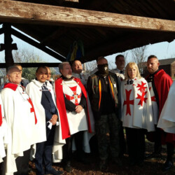 ROMA 2 MARZO 2019
TENUTA "LA MISTICA" IN ROMA DEL COLONNELLO:" SERGIO DE CAPRIO" DETTO:"CAPITANO ULTIMO". ELEVAZIONI A "DAME" E "CAVALIERI" DEL SOVRANO ORDINE MONASTICO MILITARE DEI: "TEMPLARI FEDERICIANI".