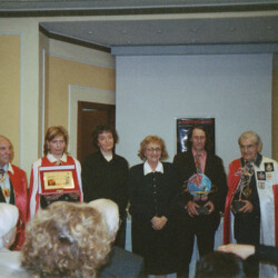 Firenze 29-02-2004 preso Hotel Michelangelo, Accademia Araldica Internazionale "Il Marzocco" Titolo Onorifico Accademico Gentilizio "per la Classe Belle Arti". Nomina di "Nobil Donna"