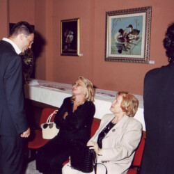 L'Aquila dal 23 al 29 di agosto 2002 mostra personale di pittura ad olio, matita, con tè e acquerello con il titolo "L'ANUMUS E L'ANIMA, GUARDANDO DENTRO"... "L'Aquila nel mio ricordo"
Presso il Ridotto del Teatro Stabile Comunale del L'Aquila inaugurata da Gianpiero Linardi critico d'Arte di Roma. Richiesta dalla popolazione locale la proroga della mostra tramite i quotidiani: Il Centro, Il Tempo, Il Messaggero.