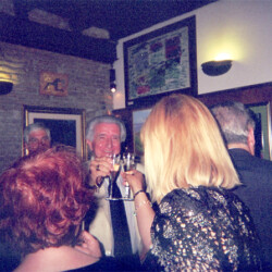 Premio Borgo Antico Arte IV Edizione Attività Artistiche Sociali Umanistiche Letterarie per la Pittura Figurativo Colto Moderno. Borgo Antico Roma.
Giornalista RAI2 Augusto Giordano