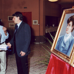 L'Aquila dal 23 al 29 di agosto 2002 mostra personale di pittura ad olio, matita, con tè e acquerello con il titolo "L'ANUMUS E L'ANIMA, GUARDANDO DENTRO"... "L'Aquila nel mio ricordo"
Presso il Ridotto del Teatro Stabile Comunale del L'Aquila inaugurata da Gianpiero Linardi critico d'Arte di Roma. Richiesta dalla popolazione locale la proroga della mostra tramite i quotidiani: Il Centro, Il Tempo, Il Messaggero.