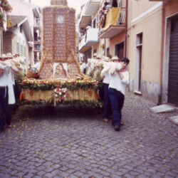 Processione e Trasporto del quadro della Madonna del Monte. Marta (VT)