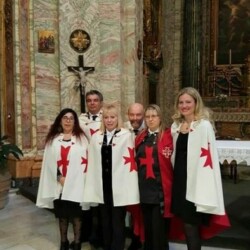 ROMA 26.02.2017 - CHIESA DELLA " TRINITA'" ELEVAZIONE A: " DAMA E CAVALIERI TEMPLARI FEDERICIANI" LA DUCHESSA "MARIA ASSUNTA dé FRASSINE" (CON LE SUE CONSORELLE E I SUOI CONFRATELLI)
