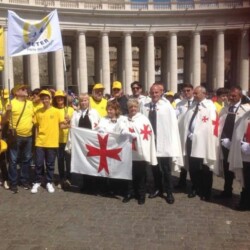 ROMA 07.05.2017 - P.ZZA S. PIETRO - METER ONLUS - DON DI NOTO FORTUNATO - "GIORNATA BAMBINI VITTIME CONTRO LA (PEDOFILIA, LA PEDOPORNOGRAFIA, LO SFRUTTAMENTO E L'INDIFFERENZA)
(TEMPLARI FEDERICIANI)