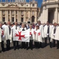 ROMA 07.05.2017 - P.ZZA S. PIETRO - METER ONLUS - DON DI NOTO FORTUNATO - "GIORNATA BAMBINI VITTIME CONTRO LA (PEDOFILIA, LA PEDOPORNOGRAFIA, LO SFRUTTAMENTO E L'INDIFFERENZA)
(TEMPLARI FEDERICIANI)