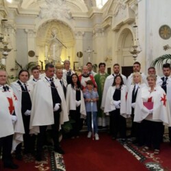 27.08.2017 - CAPRANICA PRENESTINA - CHIESA DI:"S. MARIA MADDALENA" (DIOCESI SUBURBICARIA DI PALESTRINA) ELEVAZIONI A "DAMA" E "CAVALIERI" DEI: "TEMPLARI FEDERICIANI" AL CENTRO IL G.M. "CORRADO MARIA ARMERI" E "DON DAVIDE"