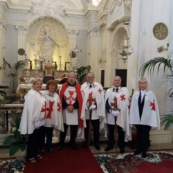 27.08.2017 - CAPRANICA PRENESTINA - CHIESA DI:S. MARIA MADDALENA" (DIOCESI SUBURBICARIA DI PALESTRINA) ELEVAZIONI A "DAMA" E "CAVALIERI DEI TEMPLARI FEDERICIANI" E IL G.M. "CORRADO MARIA ARMERI"