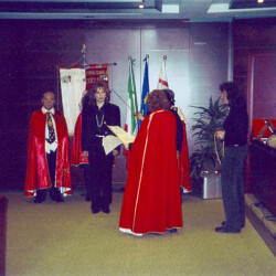 Firenze 29-02-2004 presso Hotel Michelangelo, Accademia Araldica Internazionale "Il Marzocco" Titolo Onorifico Accademico Gentilizio "per la Classe Belle Arti". Nomina di "Nobil Donna"
