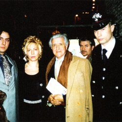 "Arte del terzo millennio" Inaugurazione quarta Biennale Internazionale di Roma "Sala Bramante" P.zza del Popolo (Roma) - Artisti Contemporanei Premio della Cultura Presidenza Consiglio dei Ministri 23 febbraio - 4 marzo 2002. Giornalista RAI "Andrea Giordano, mio figlio Leandro in divisa e mio nipote Francesco"