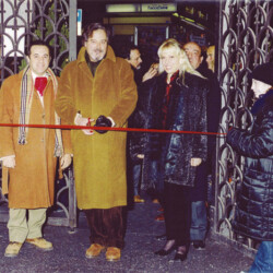 Inaugurazione della Mostra Personale in Pittura. Palazzo Santoro Biblioteca degli Ardenti Viterbo. 22 dicembre / 1 gennaio 2000. Prof. Alessio Paternesi, Giorn. Mauro Galeotti.