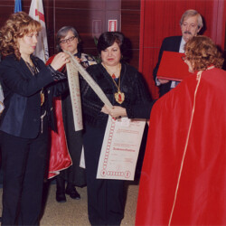 Firenze 29-02-2004 preso Hotel Michelangelo, Accademia Araldica Internazionale "Il Marzocco" Titolo Onorifico Accademico Gentilizio "per la classe belle arti". Nomina di "Nobil Donna"