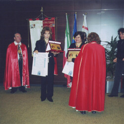 Firenze 29-02-2004 preso Hotel Michelangelo, Accademia Araldica Internazionale "Il Marzocco" Titolo Onorifico Accademico Gentilizio "per la classe belle arti". Nomina di "Nobil Donna"