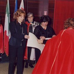 Firenze 29-02-2004 preso Hotel Michelangelo, Accademia Araldica Internazionale "Il Marzocco" Titolo Onorifico Accademico Gentilizio "per la classe belle arti". Nomina di "Nobil Donna"