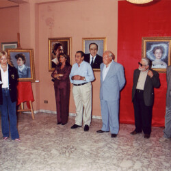 Inaugurazione Dott. Giampiero Linardi (Critico d'Arte Roma). Inaugurazione della Mostra Pittoria: L'Animus e L'Anima - Guardando Dentro. Presso il Ridotto del Teatro Stabile Comunale di L'Aquila