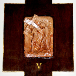 Restauro delle 15 Via Crucis in terracotta della Chiesa "Sacra Famiglia". Pianoscarano Viterbo