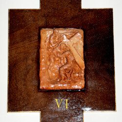 Restauro delle 15 Via Crucis in terracotta della Chiesa "Sacra Famiglia". Pianoscarano Viterbo