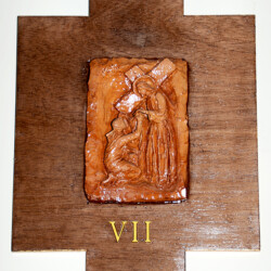 Restauro delle 15 Via Crucis in terracotta della Chiesa "Sacra Famiglia". Pianoscarano Viterbo