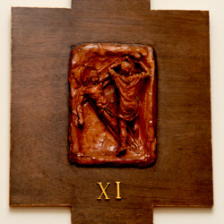 Restauro delle 15 Via Crucis in terracotta della Chiesa "Sacra Famiglia". Pianoscarano Viterbo