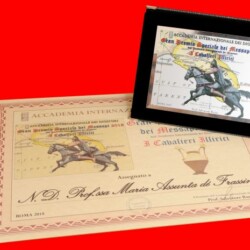 2018 ROMA - ACCADEMIA INTERNAZIONALE DEI "DIOSCURI" - CONFERITO IL "DIPLOMA" E
LA "TARGA" DEL IL GRAN PREMIO SPECIALE DEI "MESSAPI 2018 - I CAVALIERI ILLIRICI"
